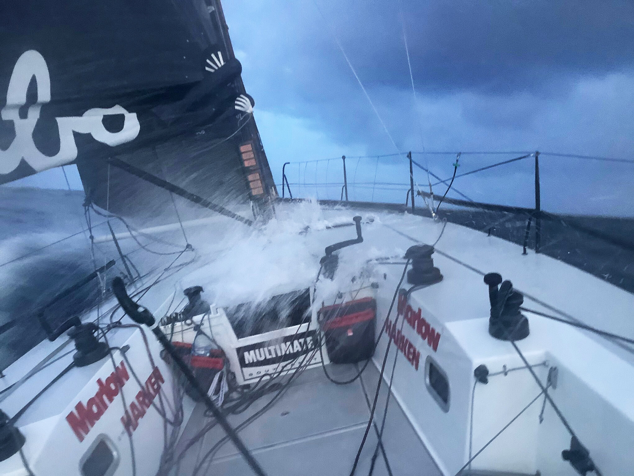 Hubo Fastnet Deck Awash.jpg