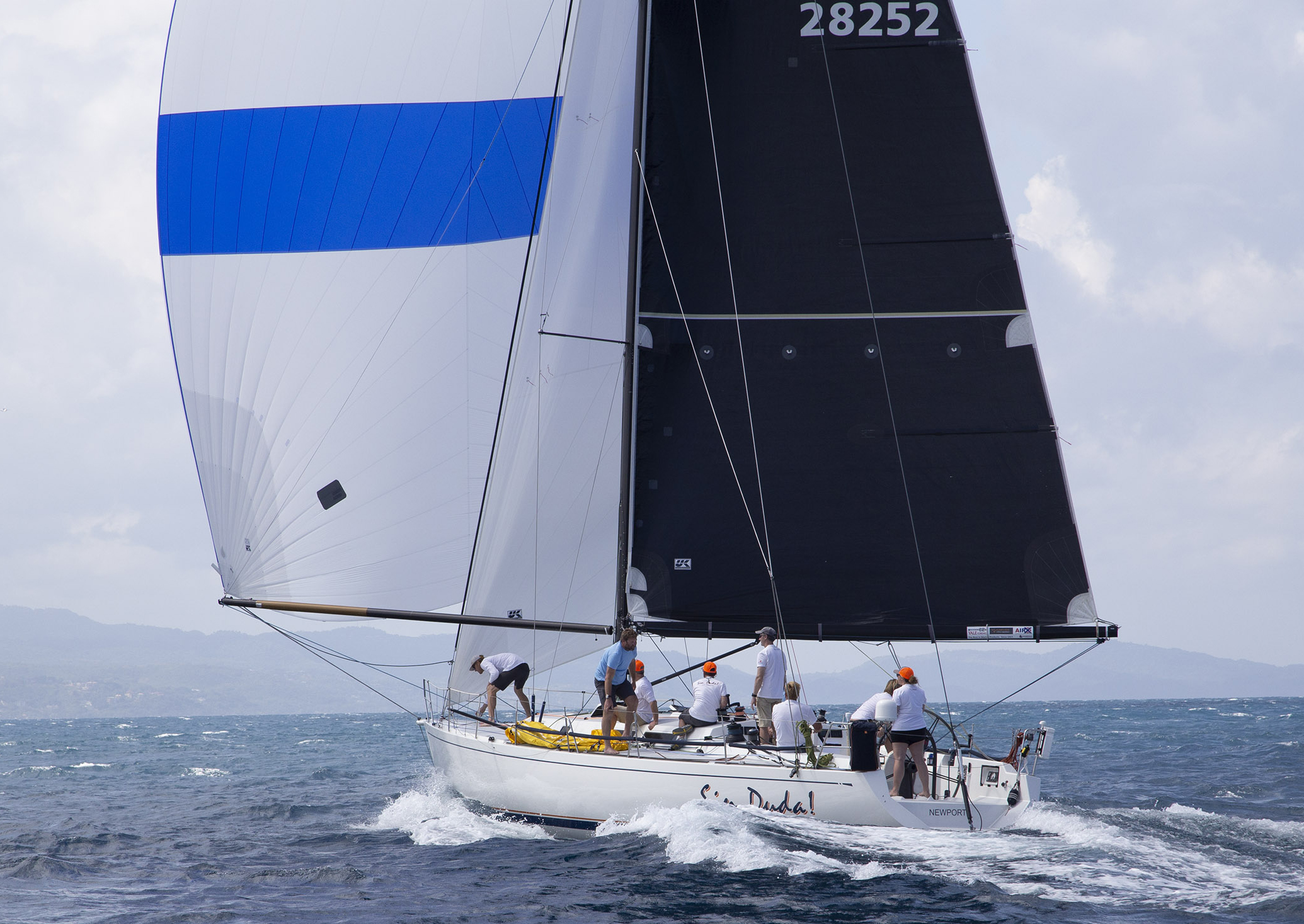 SIN DUDA! flying with her A4, spinnaker staysail and Uni-Titanium main. Photo courtesy The Pineapple Cup