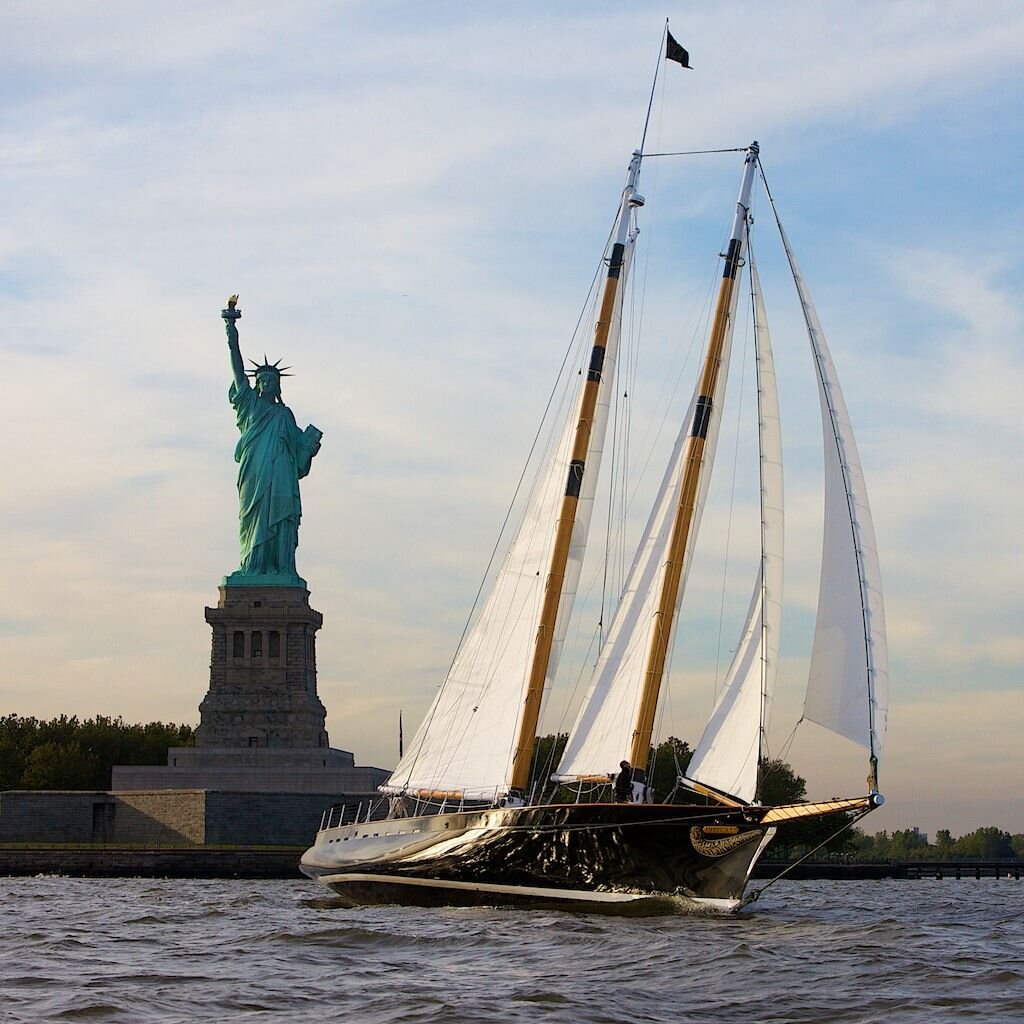 Schooner America 2.0 Statue of Liberty.jpg